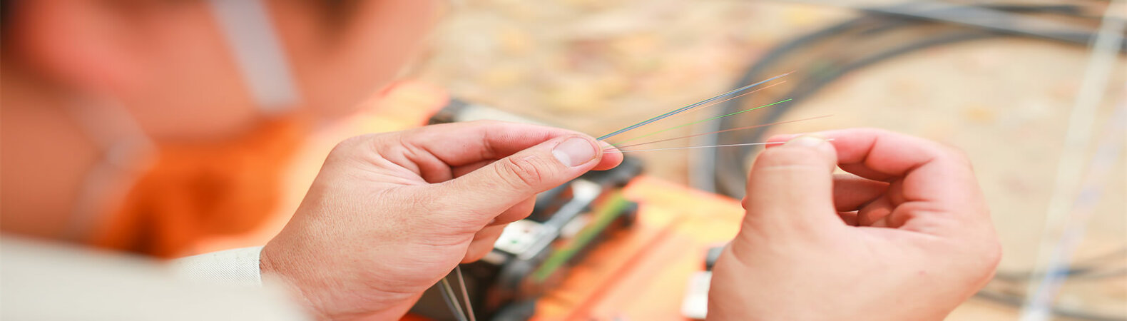 maintaining and inspecting fiber optic splice sleeves maintaining and inspecting fiber optic splice sleeves