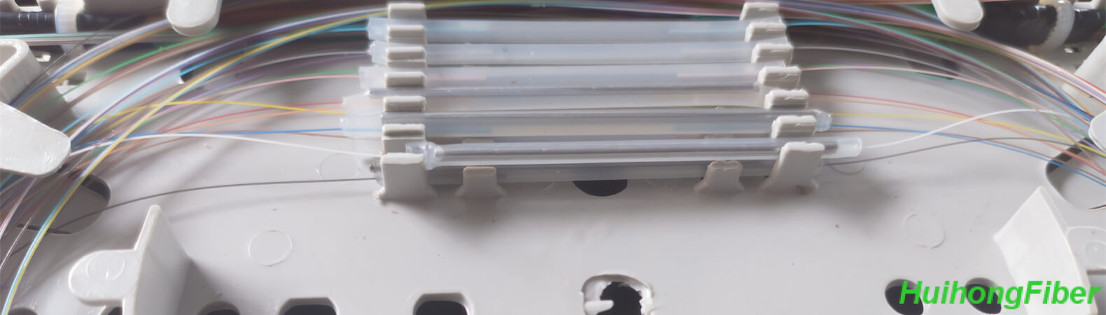 store and organize fiber optic splices in splice trays