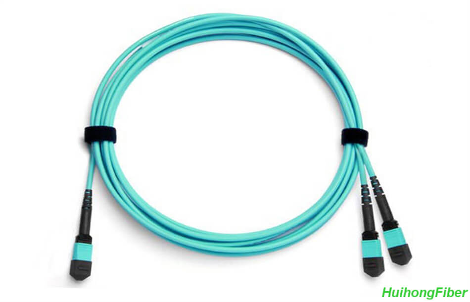 OM4 MPO/MTP 16 to 2X MPO/MTP 8 cables OM4 MPO/MTP 16 to 2X MPO/MTP 8 cables